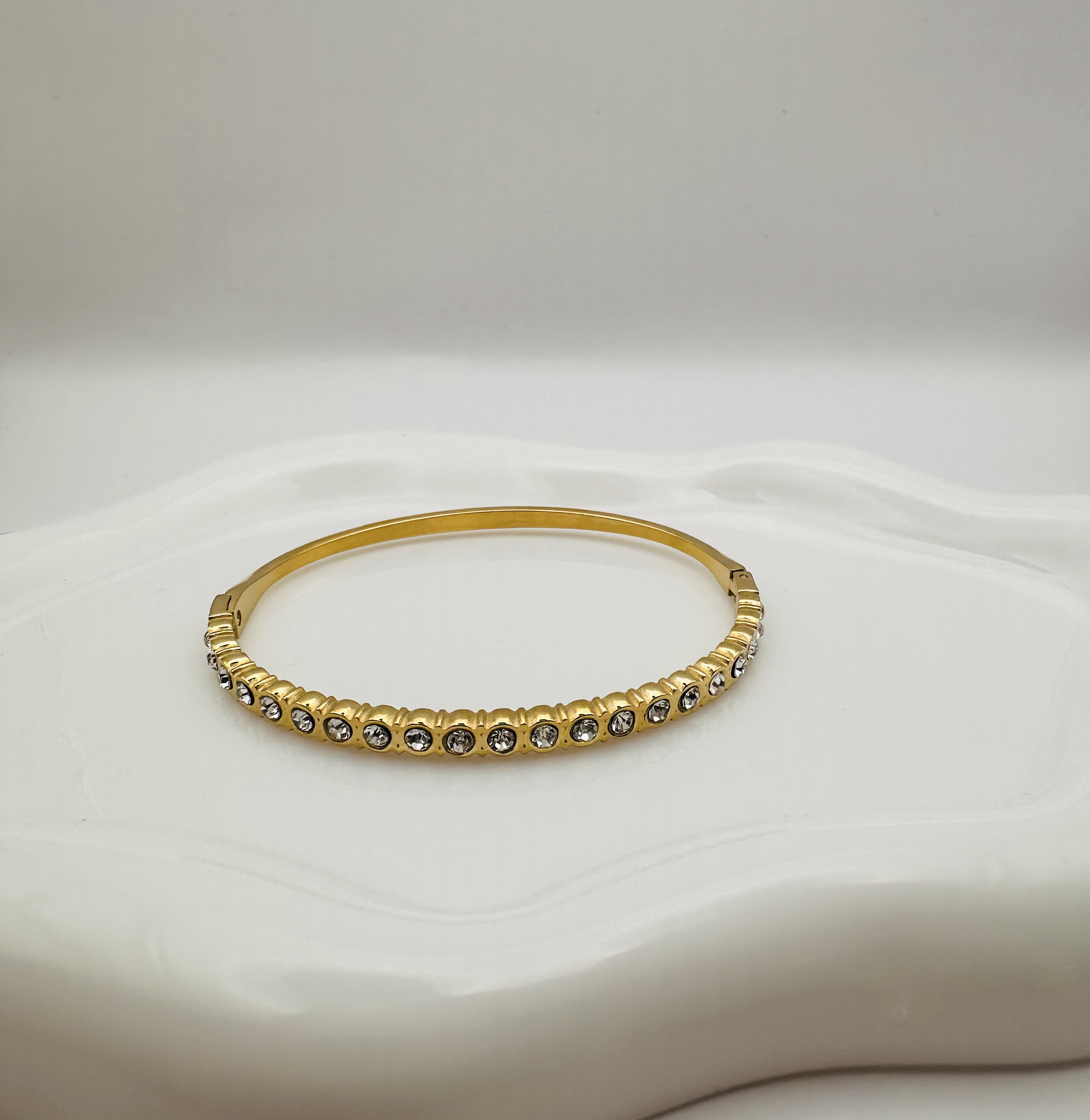 Pure Glow bracelet