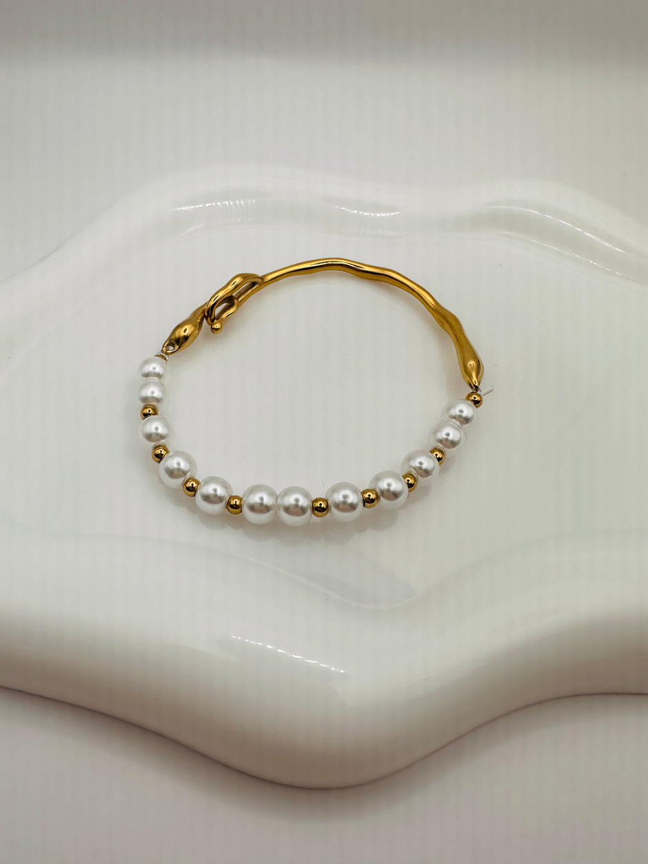 Pearl Balance bracelet