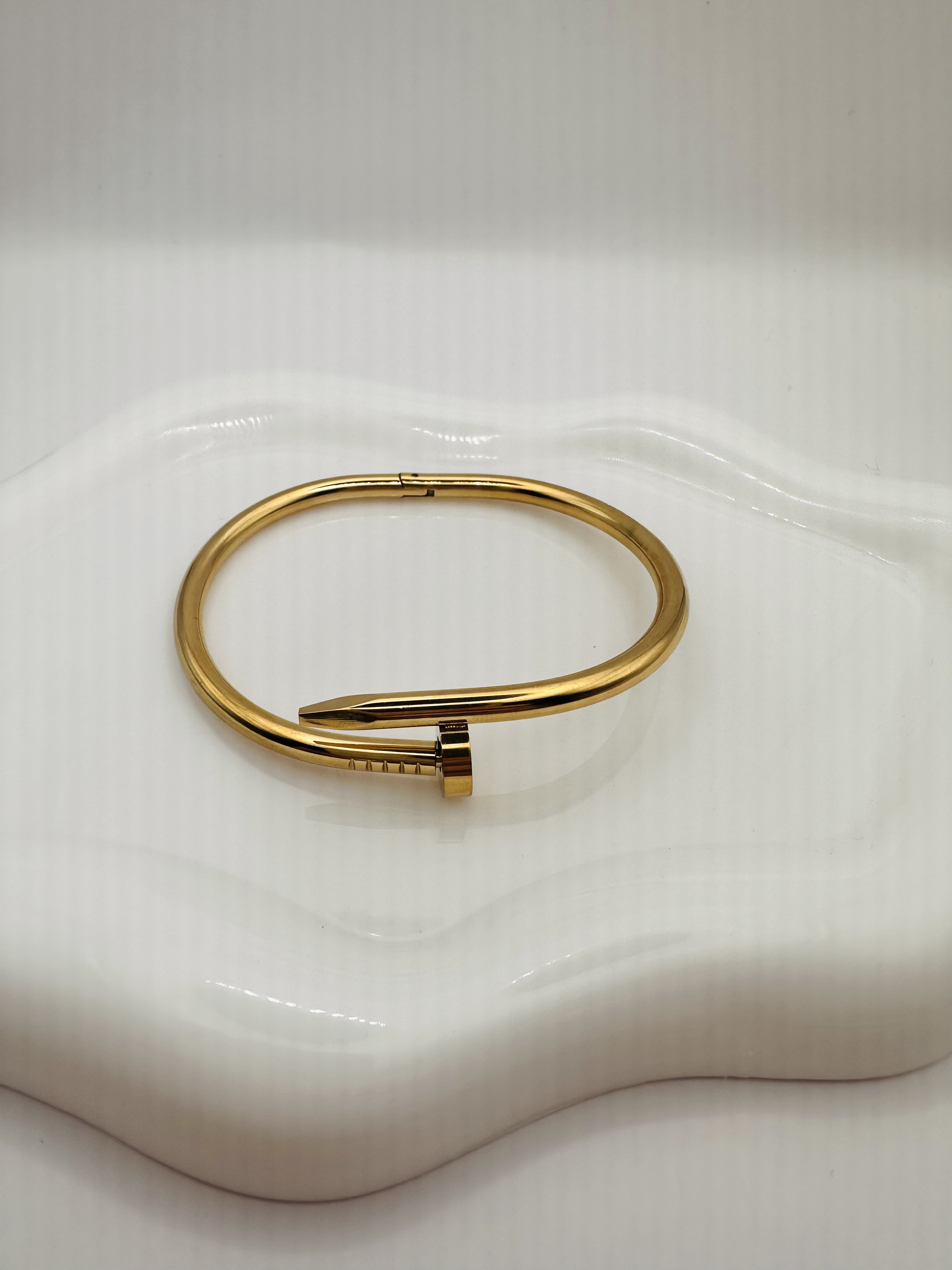 Sharp Glow bracelet