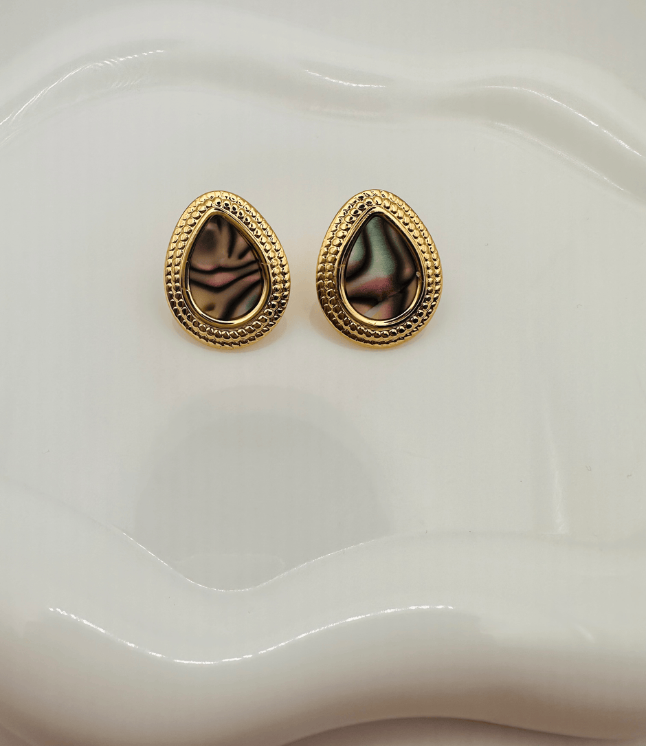 Nebula Pearl earrings