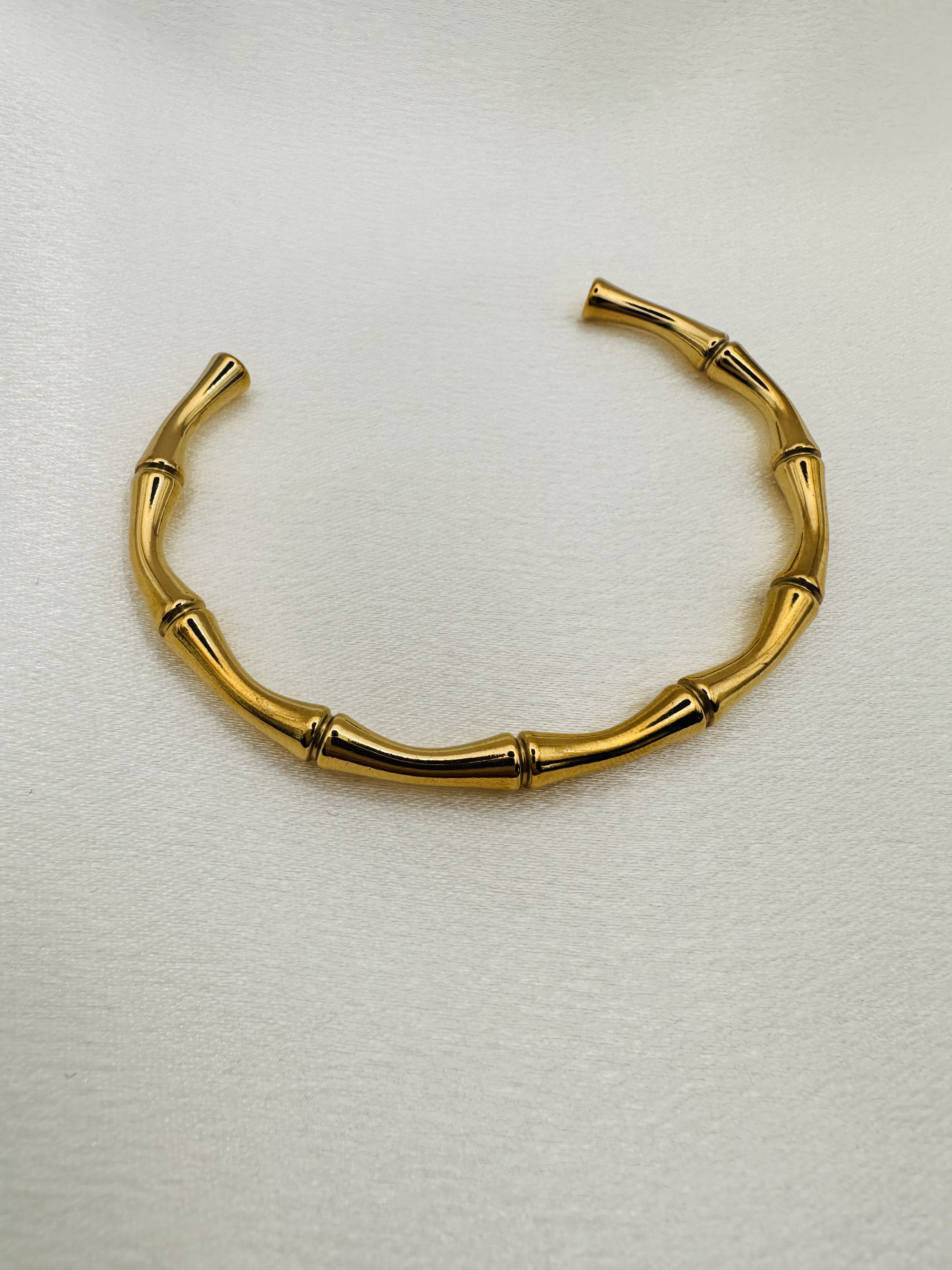 Veloura Golden bracelet