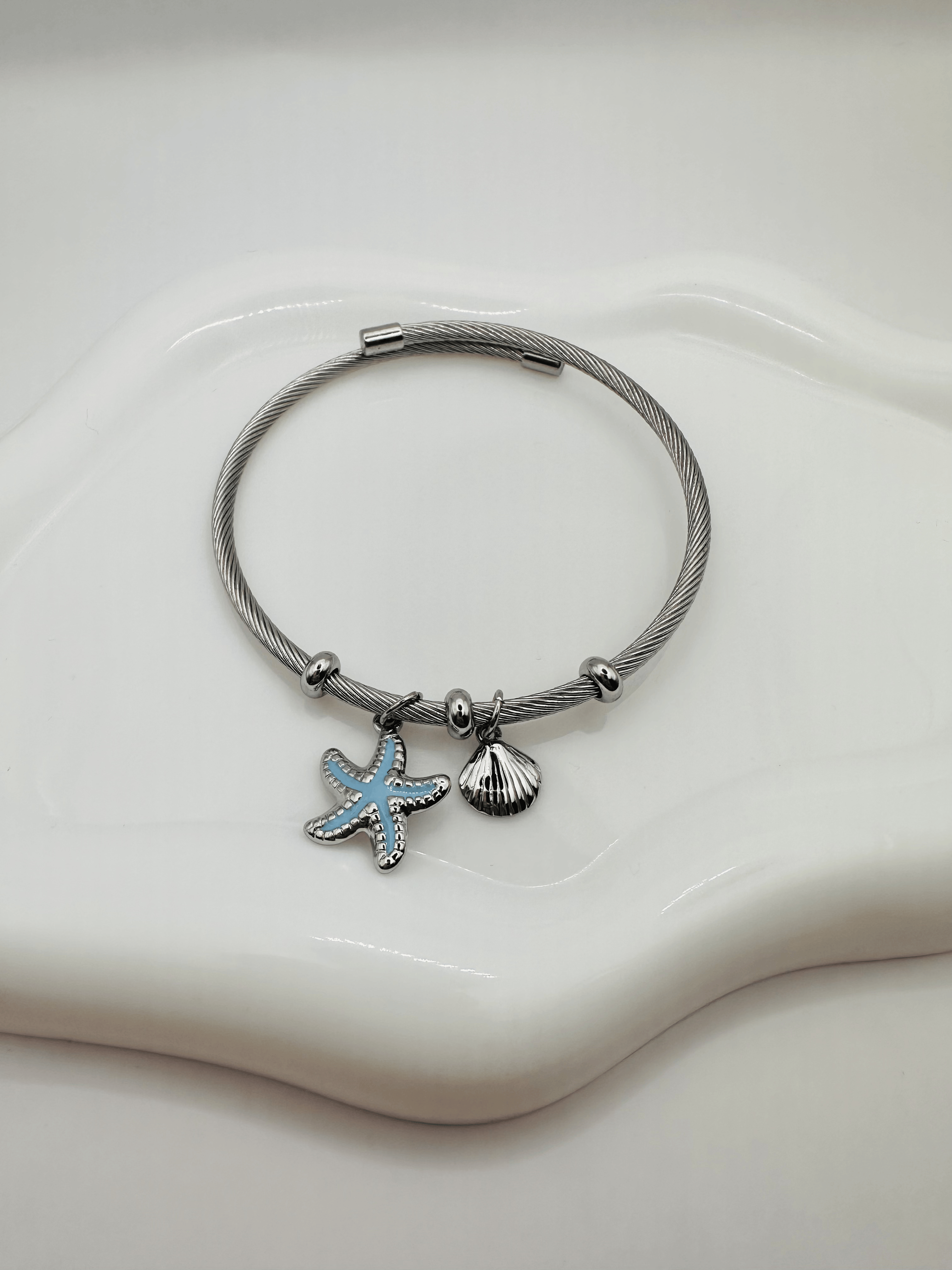 Cyan Starfish bracelet