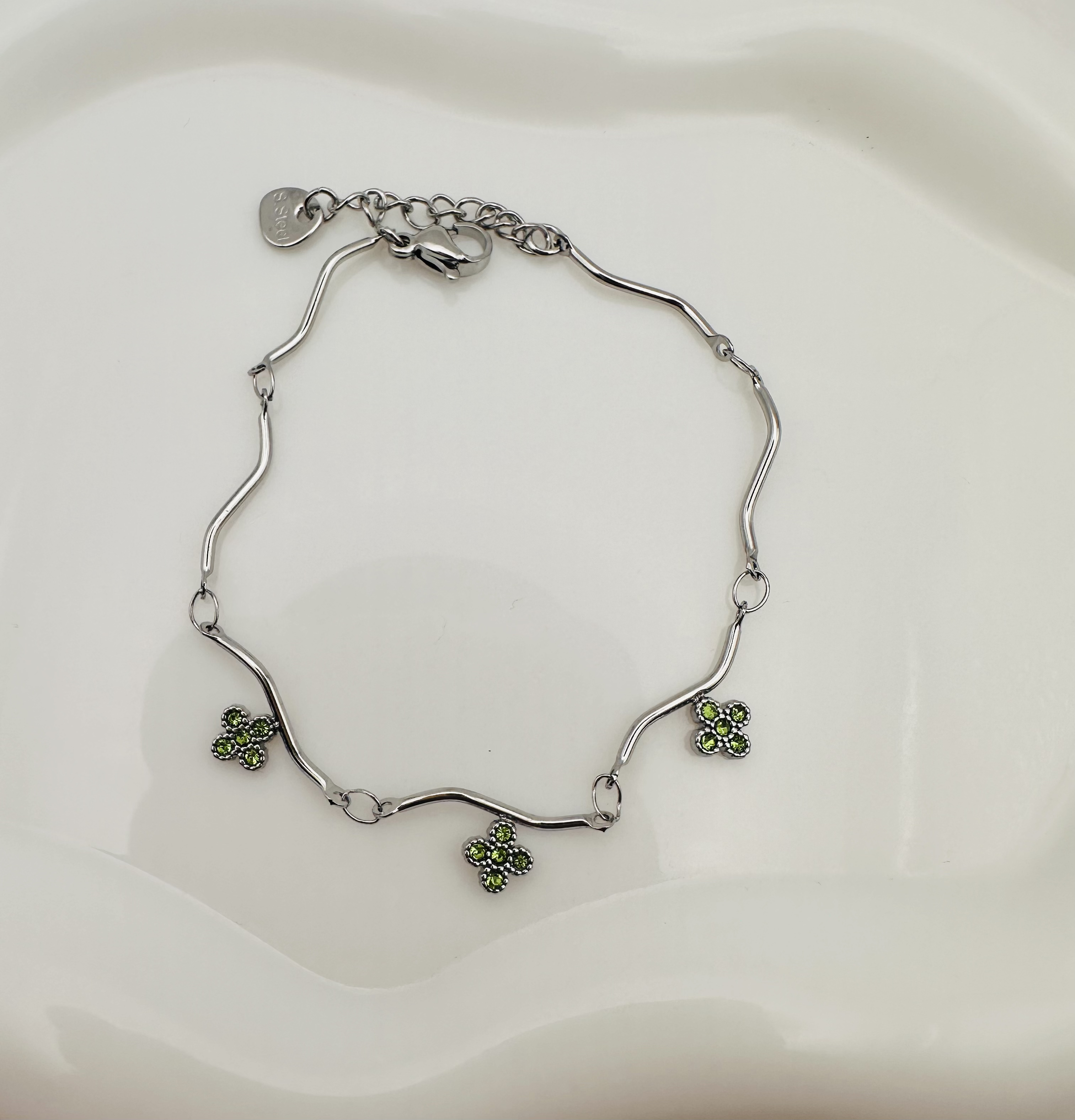 Peridot Clover bracelet