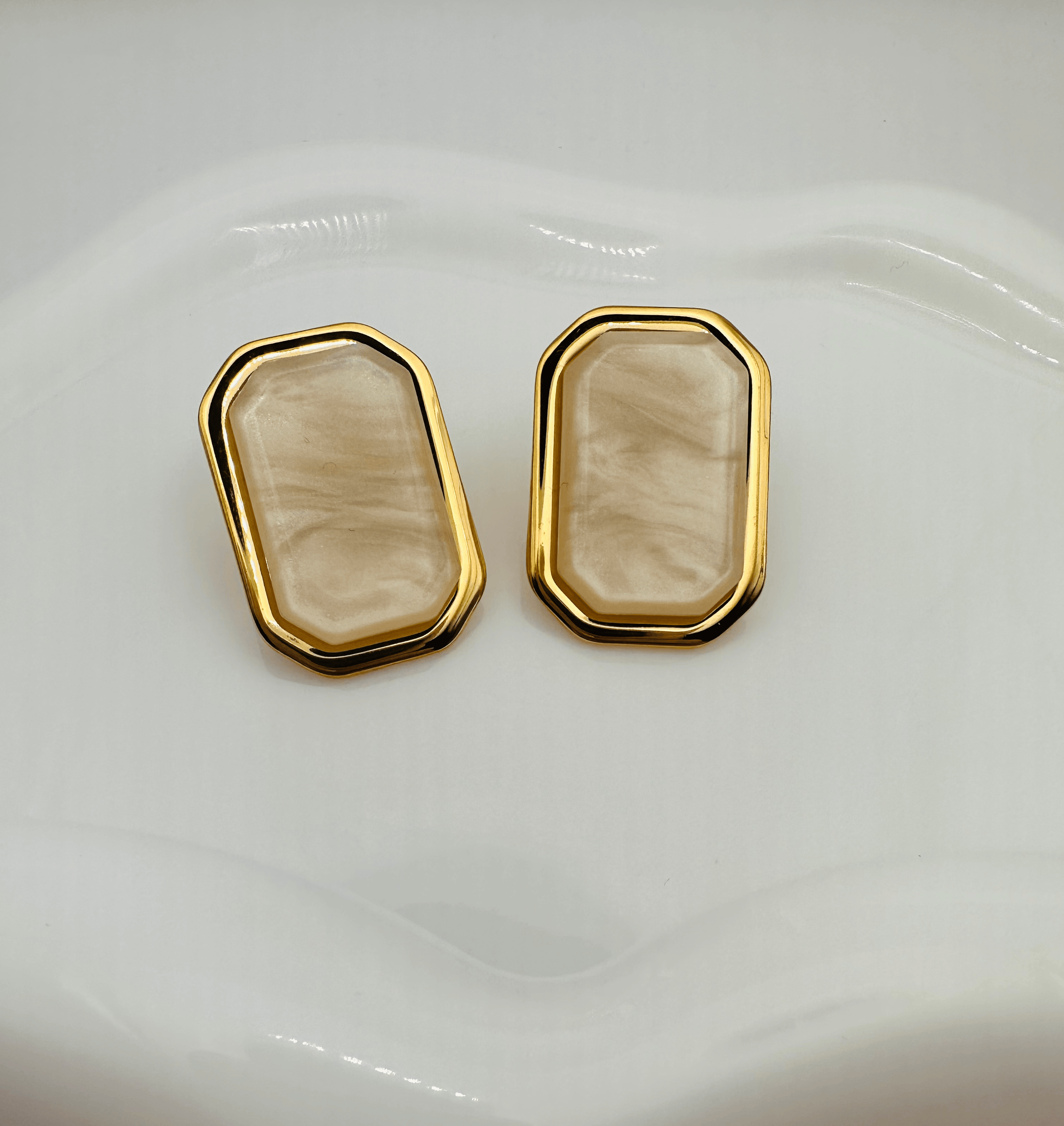 Coralia Champagne earrings