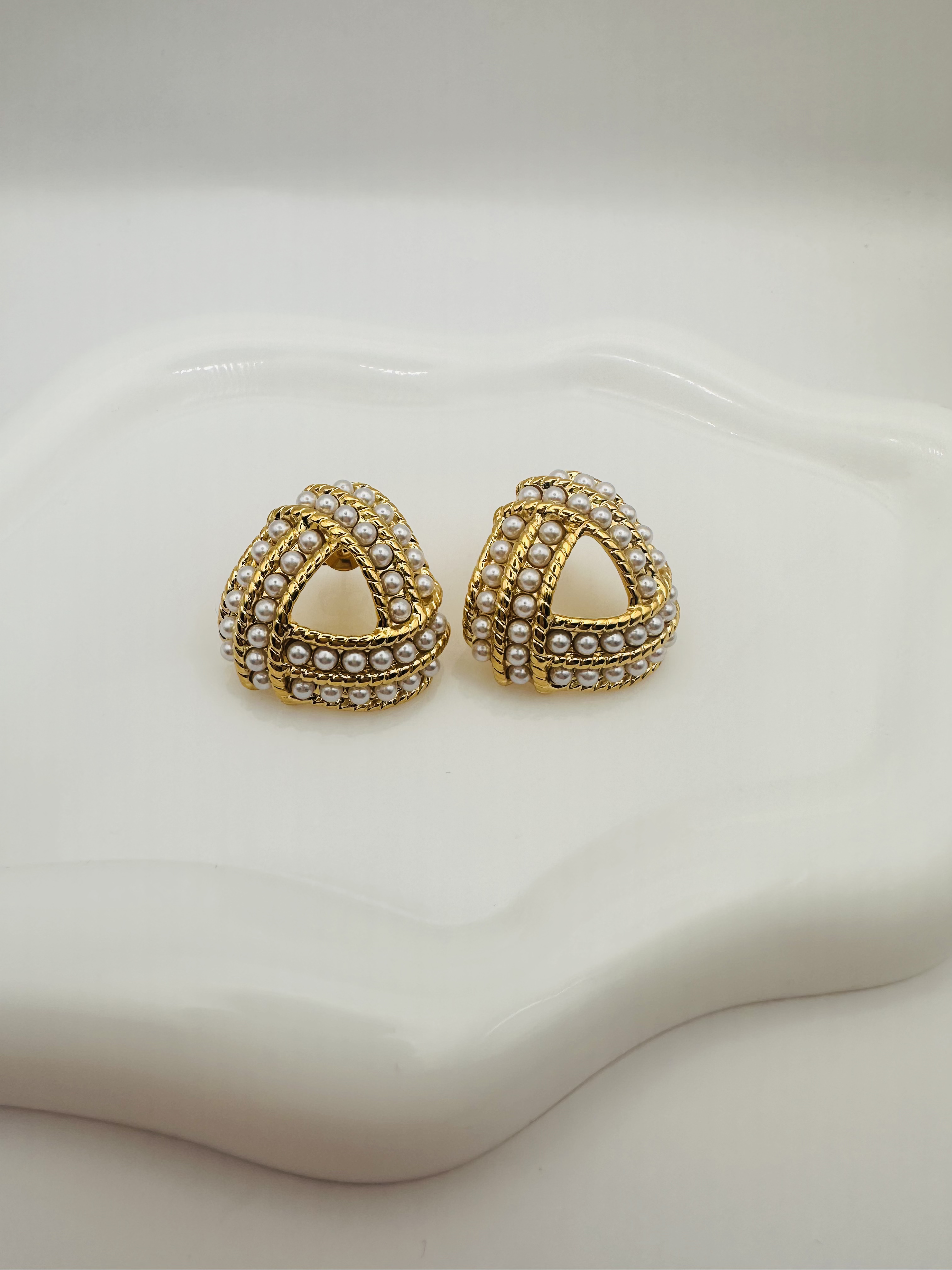 Zoe Pearl earrings
