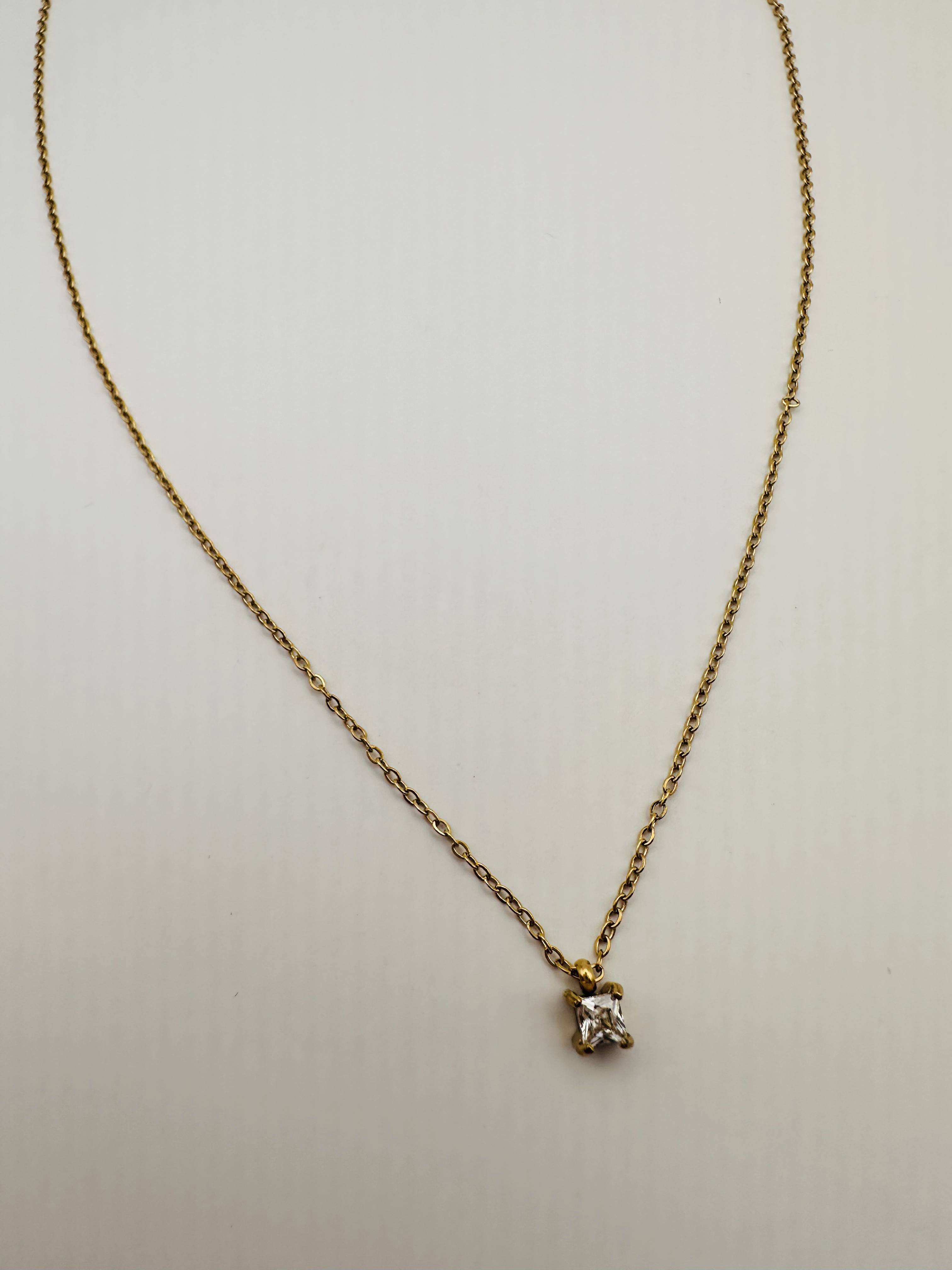 Tiny Sparkle necklace