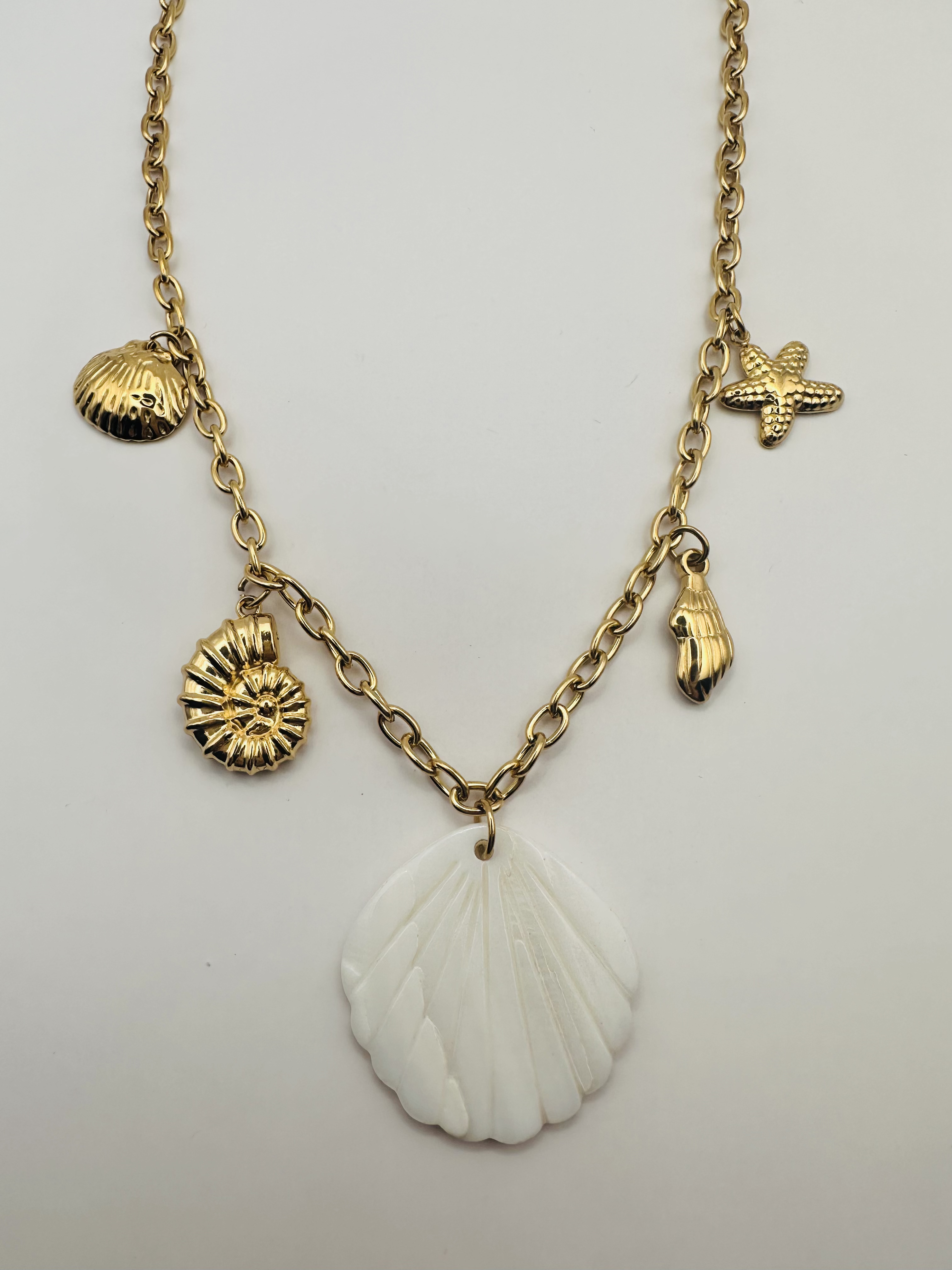 Alba necklace