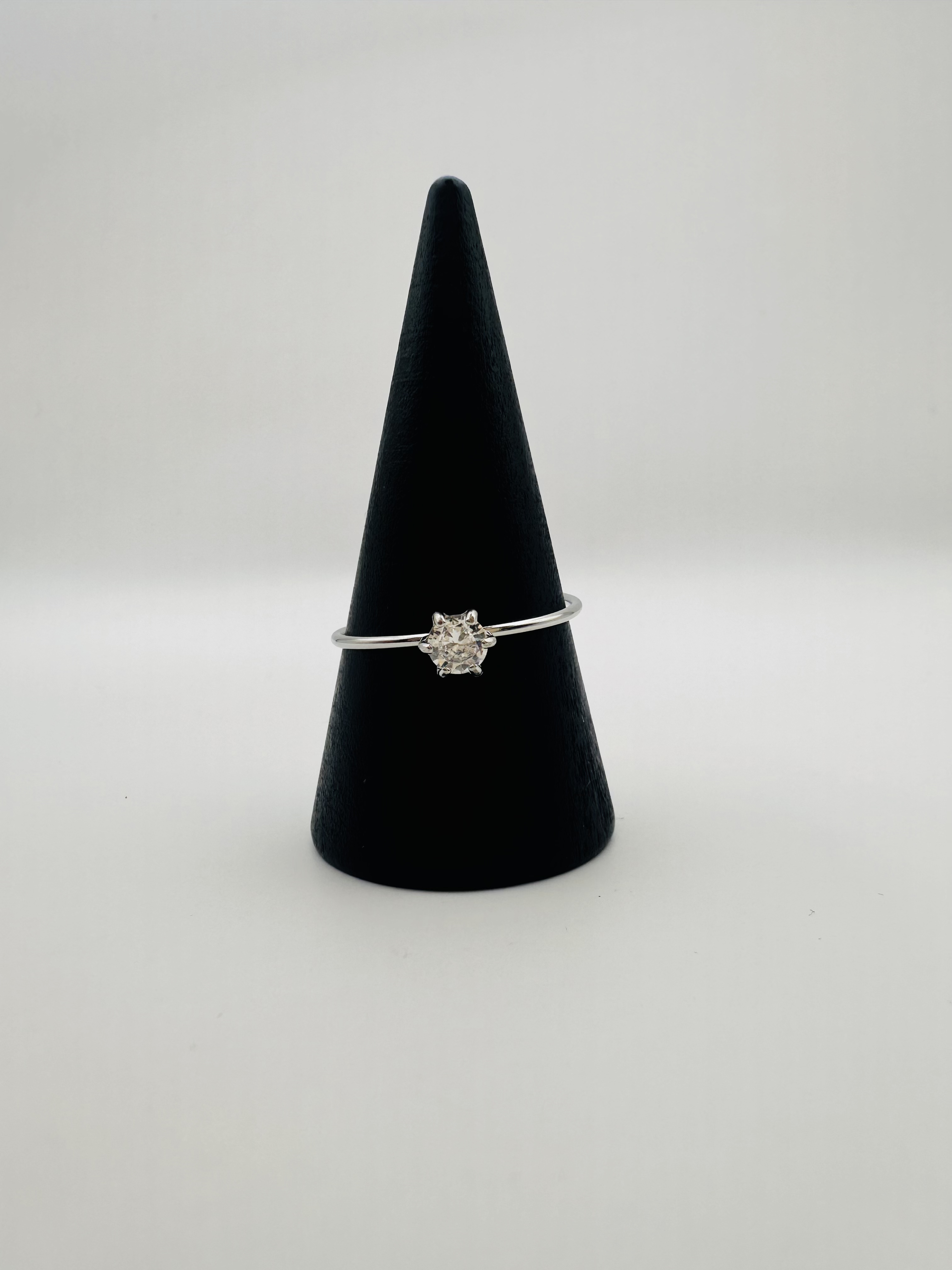 Cleo Solitaire silver ring