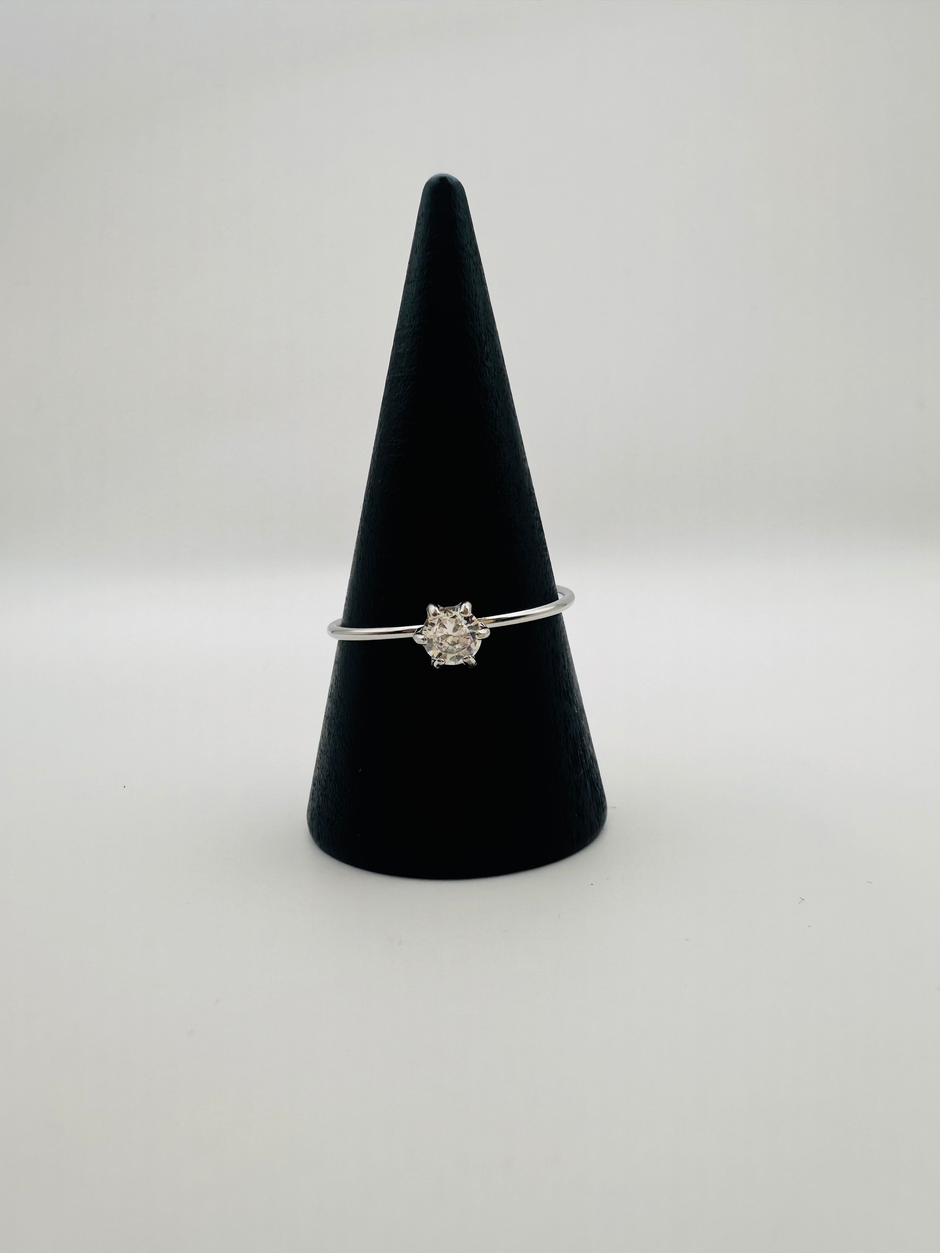 Cleo Solitaire silver ring