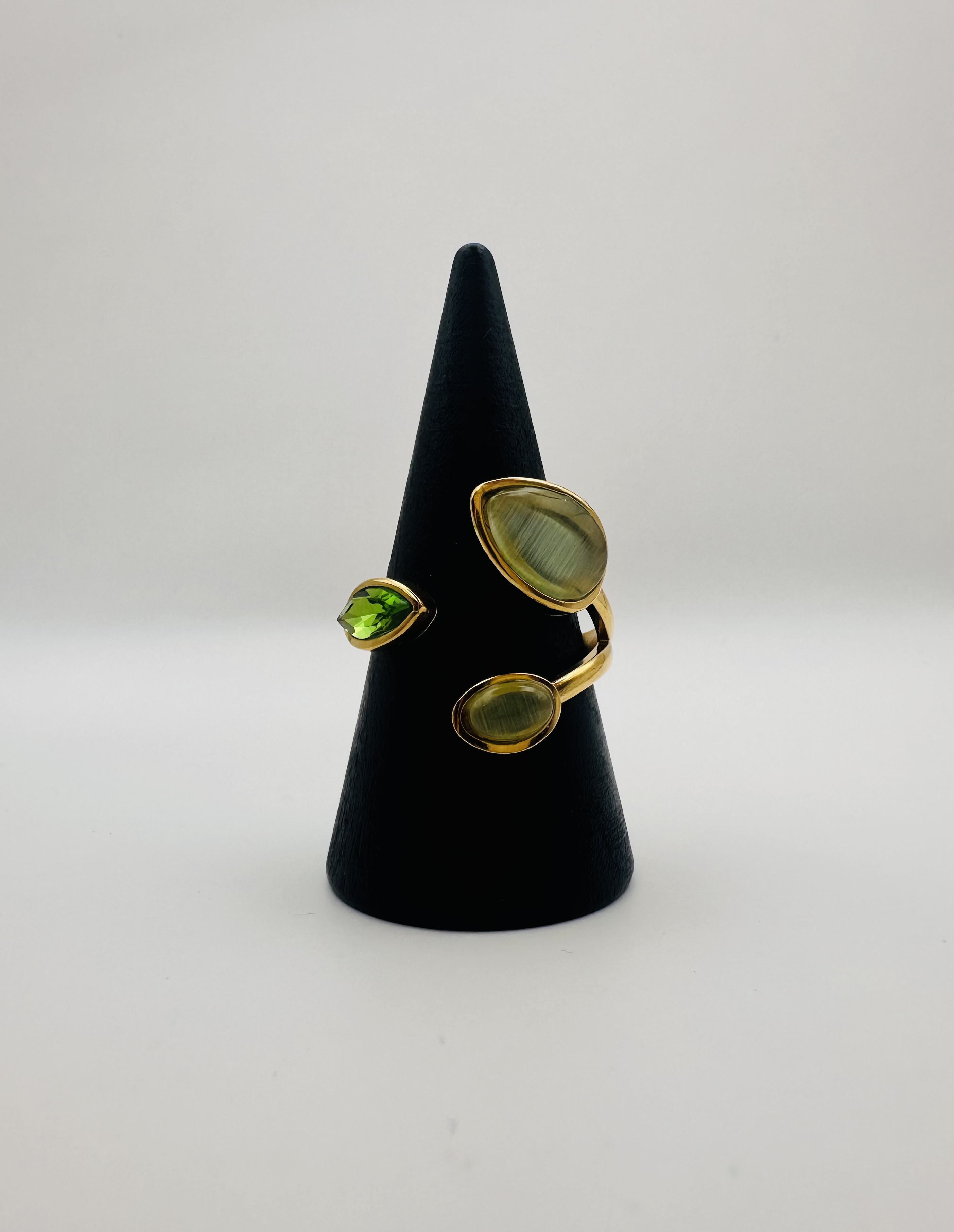 Daphne ring